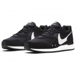 NIKE VENTURE RUNNER