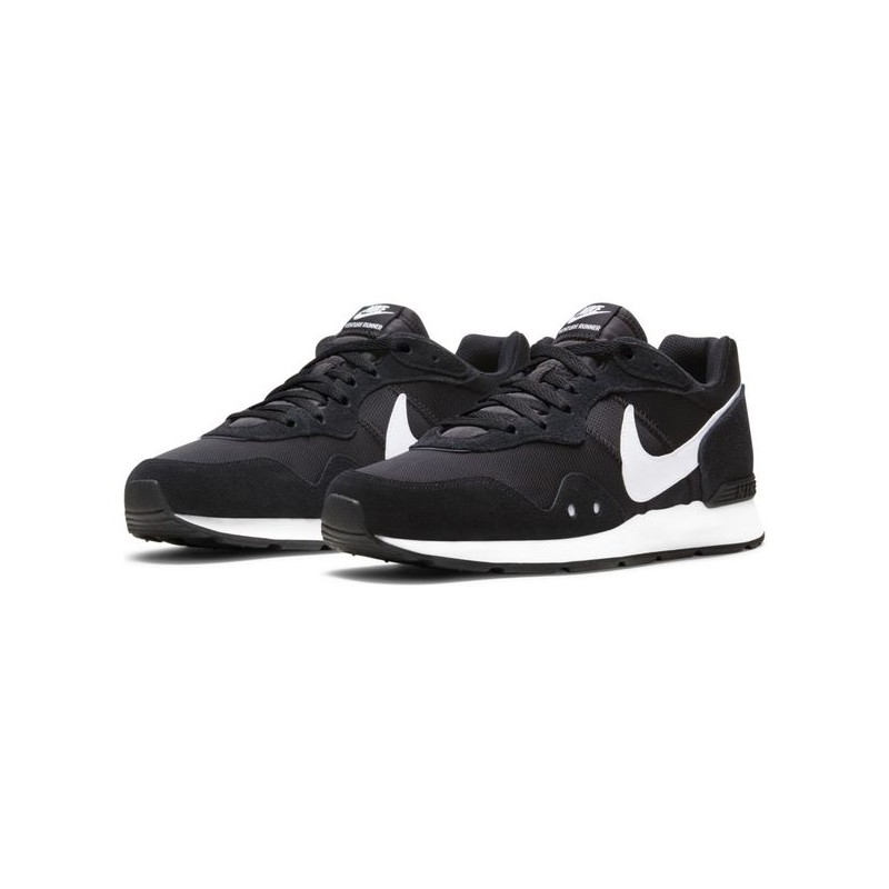 NIKE VENTURE RUNNER