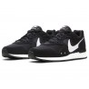 NIKE VENTURE RUNNER